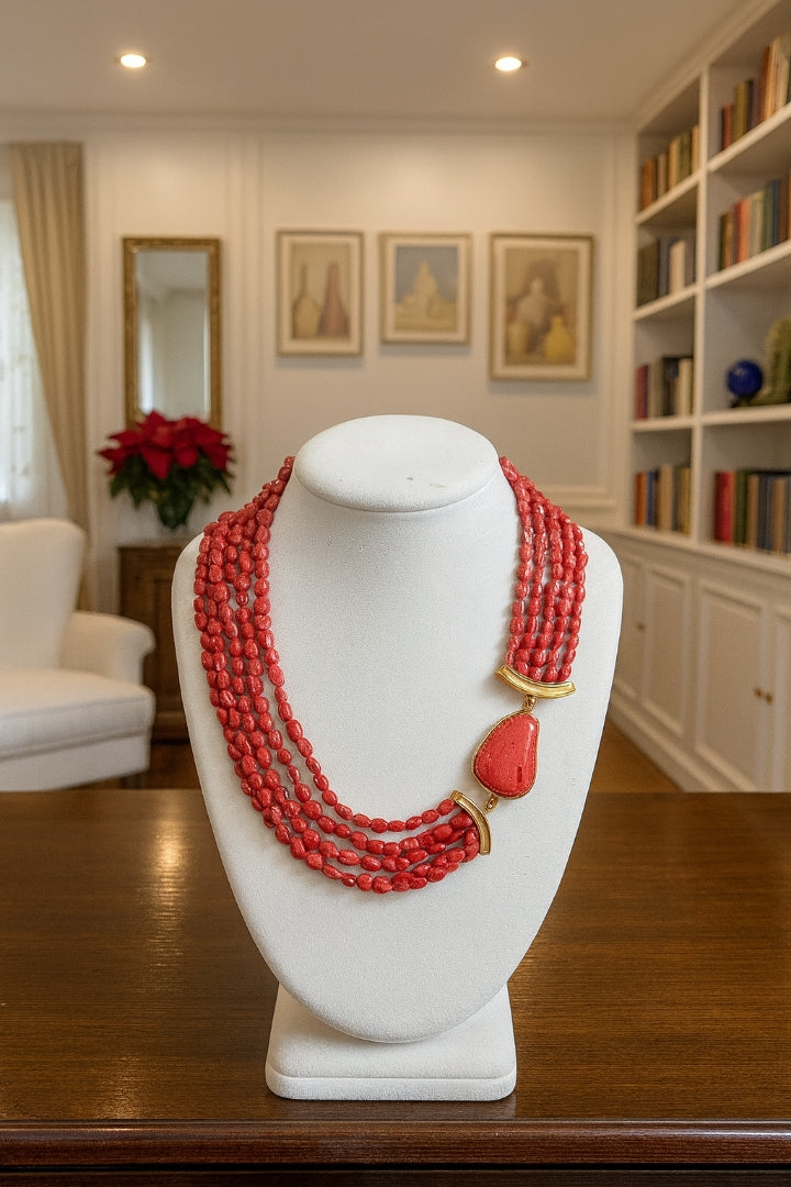 Collana in argento con sassi di corallo rosso mediterraneo