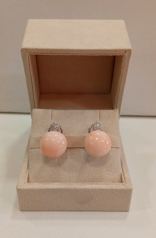 Orecchini in oro con corallo rosa e diamanti