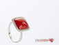 ANELLO CABOCHON QUADRATO CORALLO ROSSO CON DIAMANTI