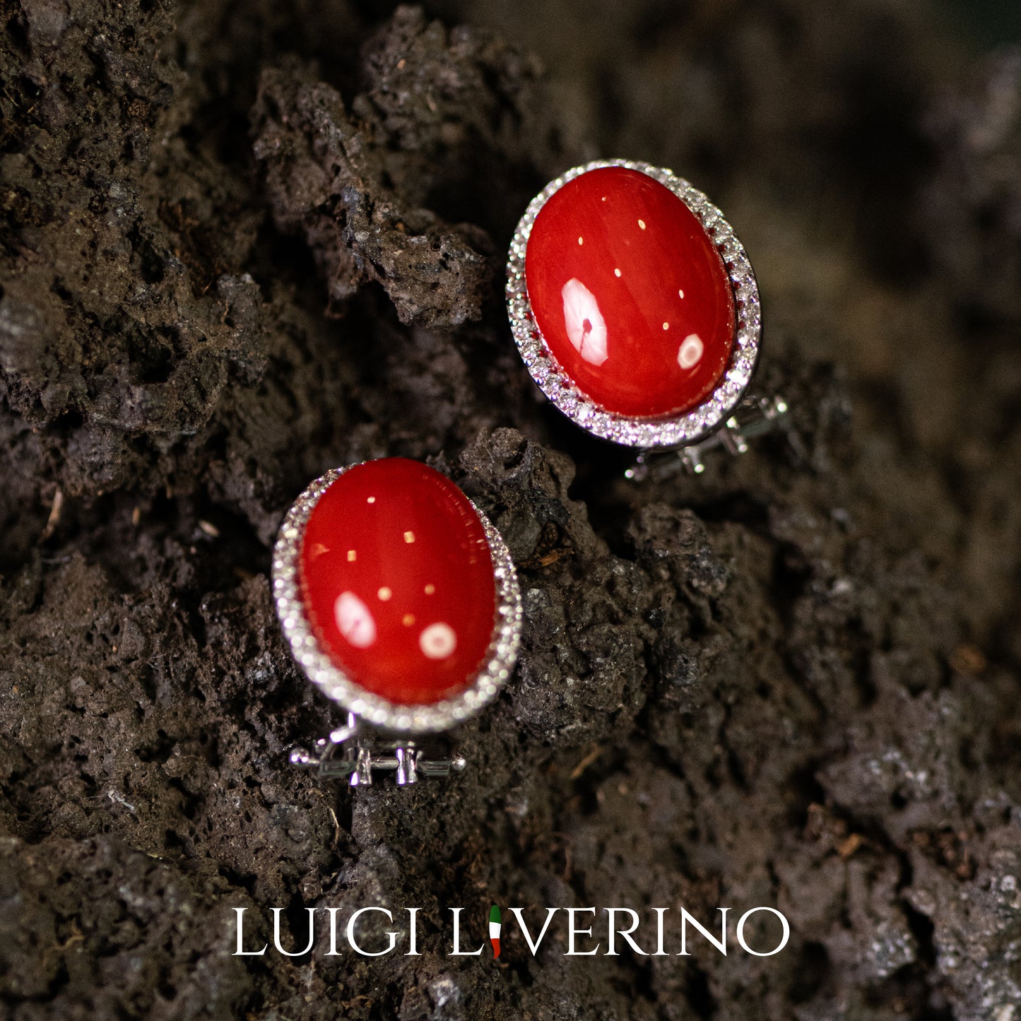 ORECCHINI CABOCHON CORALLO ROSSO CON DIAMANTI
