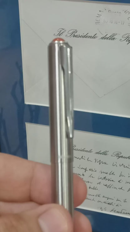 Penna stilografica in acciaio con argento e autentico corallo rosso