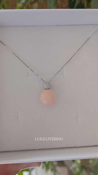 Pendente in corallo rosa con diamanti
